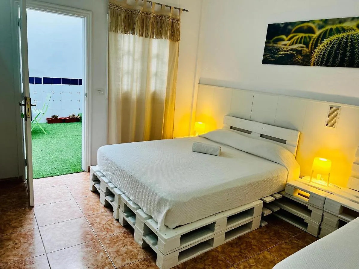 El Jardin De Iris Bed & Breakfast Santa Cruz de Tenerife Spain
