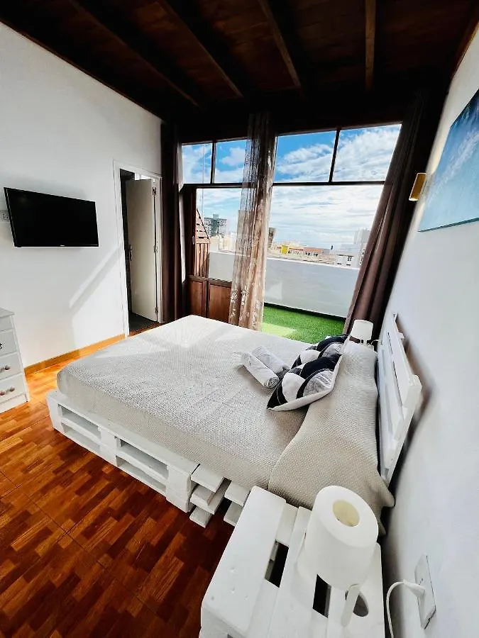 El Jardin De Iris Bed & Breakfast Santa Cruz de Tenerife Spain